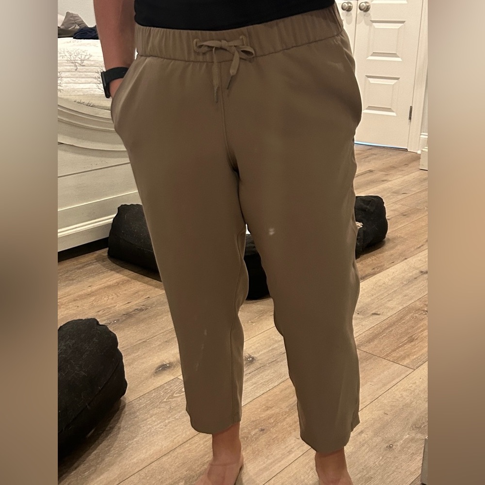 Lululemon On The Go Cropped 12